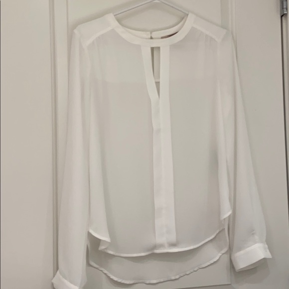 White blouse - Picture 1 of 6